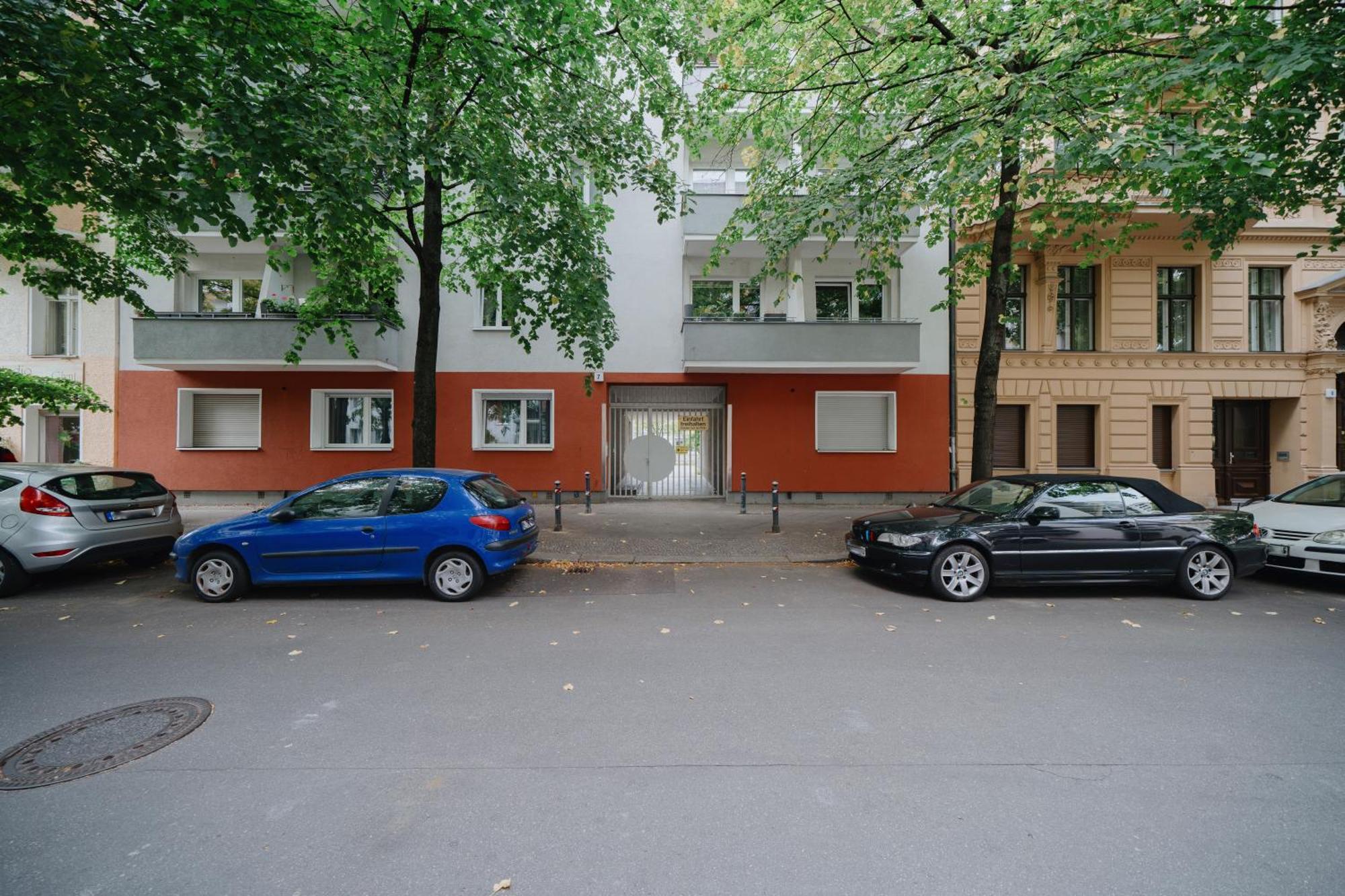 Lovely With Balcony - Cozy , Near Kadewe & Kurfuerstendamm * Berlijn