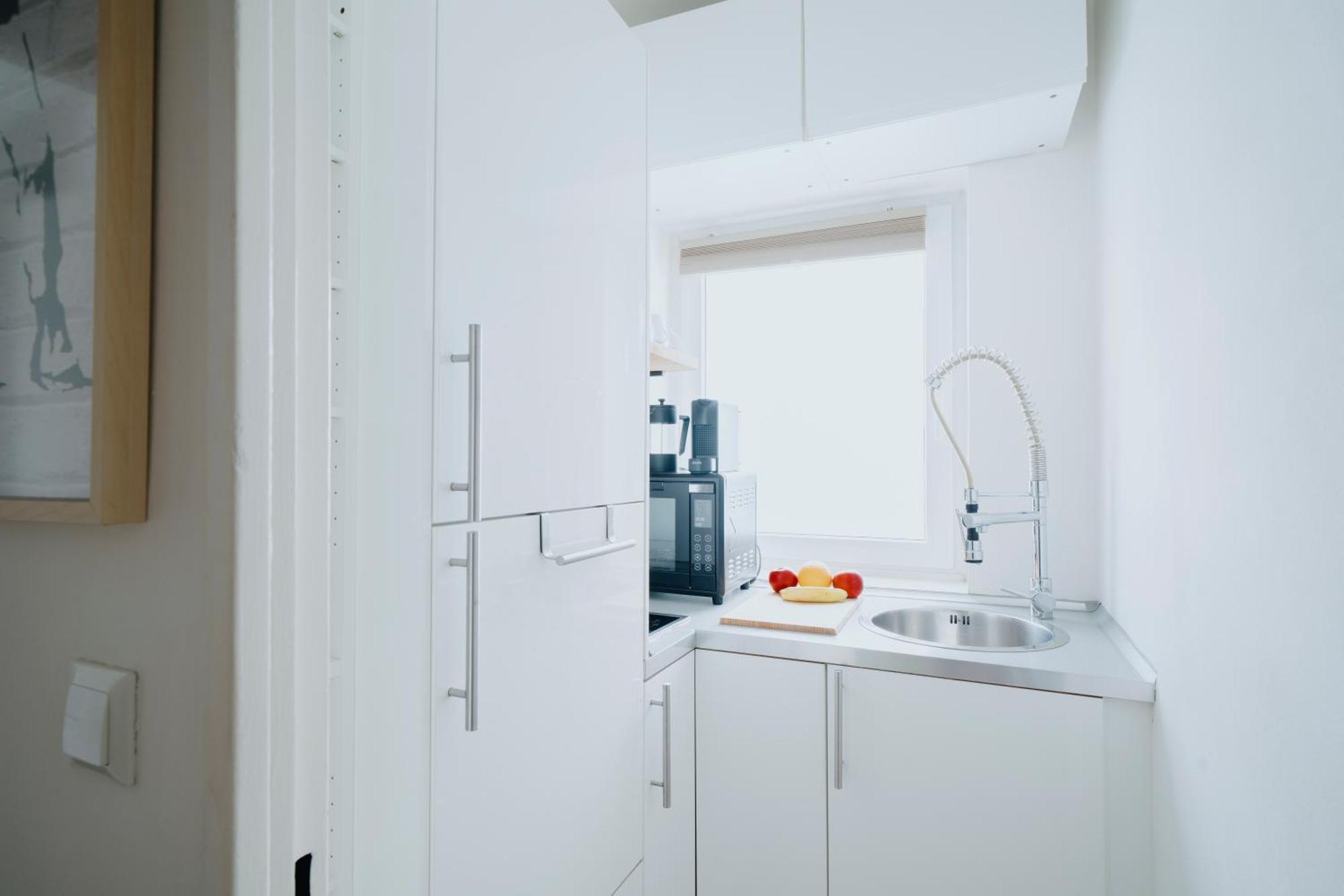 Lovely With Balcony - Cozy , Near Kadewe & Kurfuerstendamm Appartement
